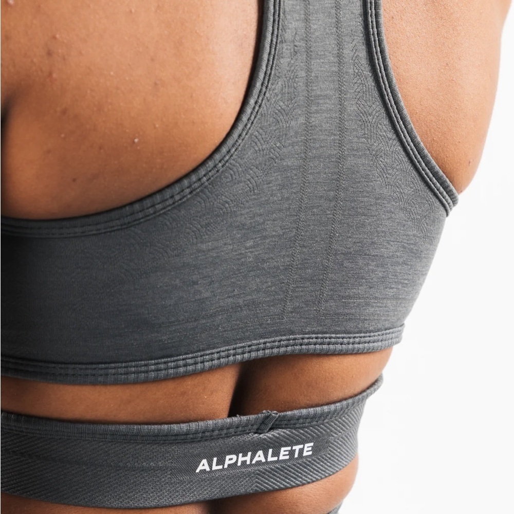 ALPHALETE Seamless V Neck Wrap Around Sports Bra Size 2XL Grey